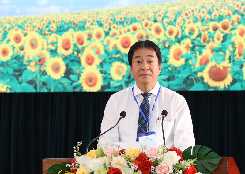 Phó Chủ tịch Ủy ban nhân dân tỉnh Ninh Thuận Nguyễn Long Biên phát biểu khai mạc hội thảo. (Ảnh: NGUYỄN TRUNG) Phó Chủ tịch Ủy ban nhân dân tỉnh Ninh Thuận Nguyễn Long Biên phát biểu khai mạc hội thảo. (Ảnh: NGUYỄN TRUNG)