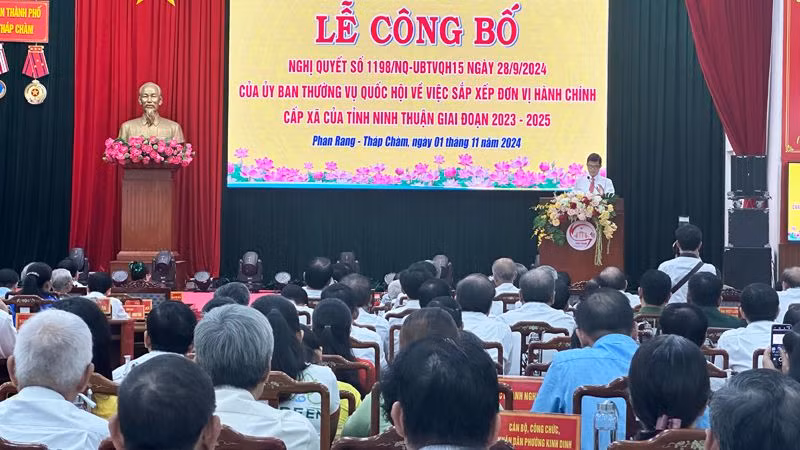 Quang cảnh buổi lễ. (Ảnh: NGUYỄN TRUNG)
