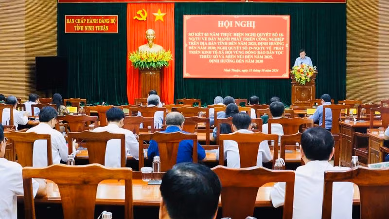 Quang cảnh buổi hội nghị. (Ảnh: NGUYỄN TRUNG)