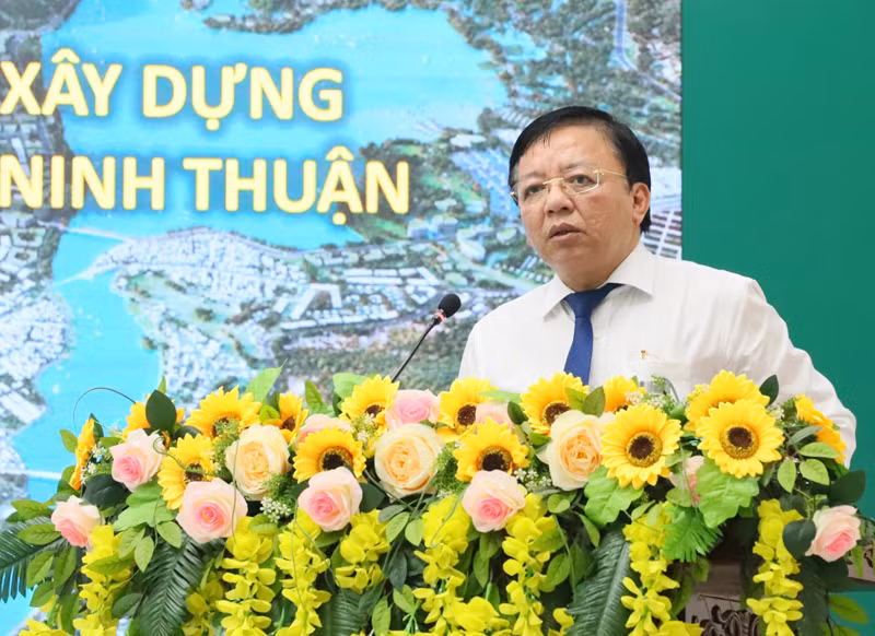 Phó Chủ tịch Ủy ban nhân dân tỉnh Ninh Thuận Lê Huyền phát biểu chỉ đạo tại hội nghị.