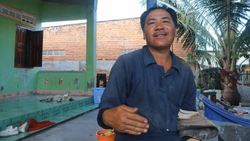 Anh Nguyễn Thanh Quang ở thôn Vĩnh Trường, xã Phước Dinh, huyện Thuận Nam (Ninh Thuận) bày tỏ sự đồng thuận cao với chủ trương xây dựng Nhà máy điện hạt nhân 1. Anh Nguyễn Thanh Quang ở thôn Vĩnh Trường, xã Phước Dinh, huyện Thuận Nam (Ninh Thuận) bày tỏ sự đồng thuận cao với chủ trương xây dựng Nhà máy điện hạt nhân 1.