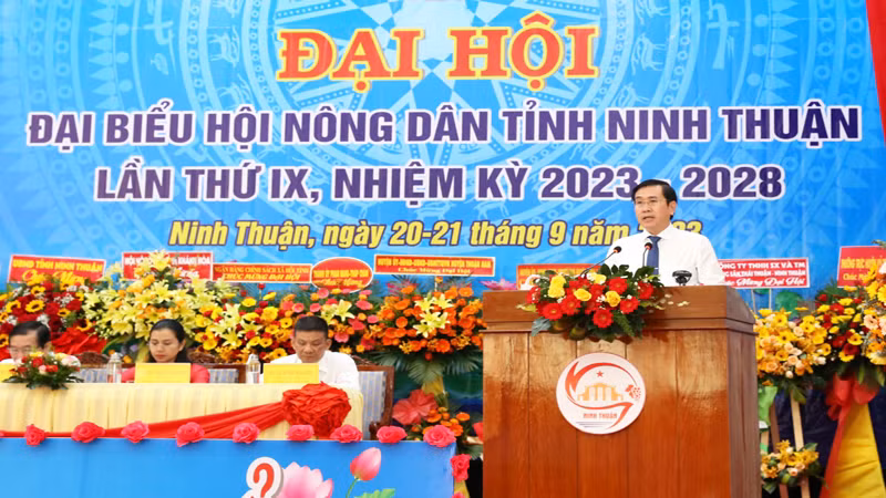 Đồng chí Phạm Văn Hậu, Phó Bí thư Thường trực Tỉnh ủy, Chủ tịch Hội đồng nhân dân tỉnh Ninh Thuận phát biểu chỉ đạo tại Đại hội.