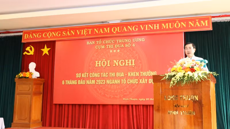 Đồng chí Phạm Văn Hậu, Phó Bí thư Thường trực Tỉnh ủy, Chủ tịch Hội đồng nhân dân tỉnh Ninh Thuận (địa phương đăng cai tổ chức) phát biểu chào mừng các đại biểu tham dự hội nghị.