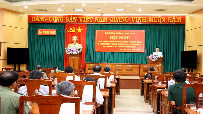 Quang cảnh hội nghị.