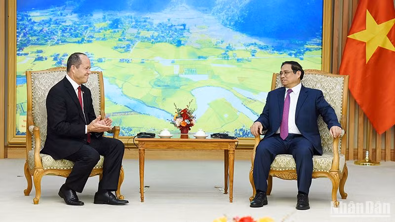 Thủ tướng Phạm Minh Chính tiếp ông Nir Barkat, Bộ trưởng Kinh tế và Công nghiệp Israel.