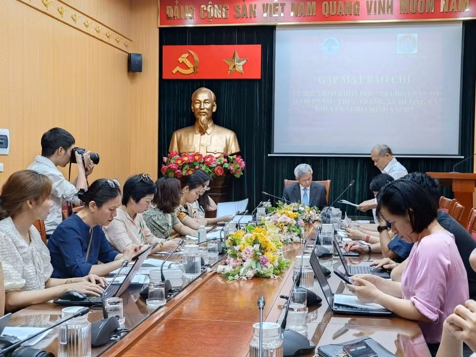 Họp báo thông tin về Hội thảo khoa học “Già hóa dân số Việt Nam - Thực trạng, xu hướng và khuyến nghị chính sách”.