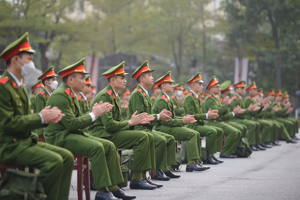 Năm nay, số lượng đoàn viên sinh viên tham gia chương trình là 300 người đến từ nhiều địa phương trên cả nước như: Hòa Bình, Sơn La, Nghệ An, Hà Tĩnh,… Năm nay, số lượng đoàn viên sinh viên tham gia chương trình là 300 người đến từ nhiều địa phương trên cả nước như: Hòa Bình, Sơn La, Nghệ An, Hà Tĩnh,…