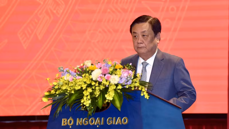 Bộ trưởng Nông nghiệp và Phát triển Nông thôn Lê Minh Hoan trình bày tham luận. Bộ trưởng Nông nghiệp và Phát triển Nông thôn Lê Minh Hoan trình bày tham luận.