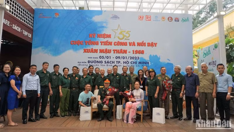 Gặp gỡ, giao lưu với những nhân chứng lịch sử trong Xuân Mậu Thân 1968 trong buổi sáng 5/1.
