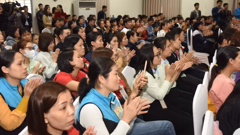 Đại diện công nhân, người lao động tỉnh Nam Định tham dự chương trình. Đại diện công nhân, người lao động tỉnh Nam Định tham dự chương trình.