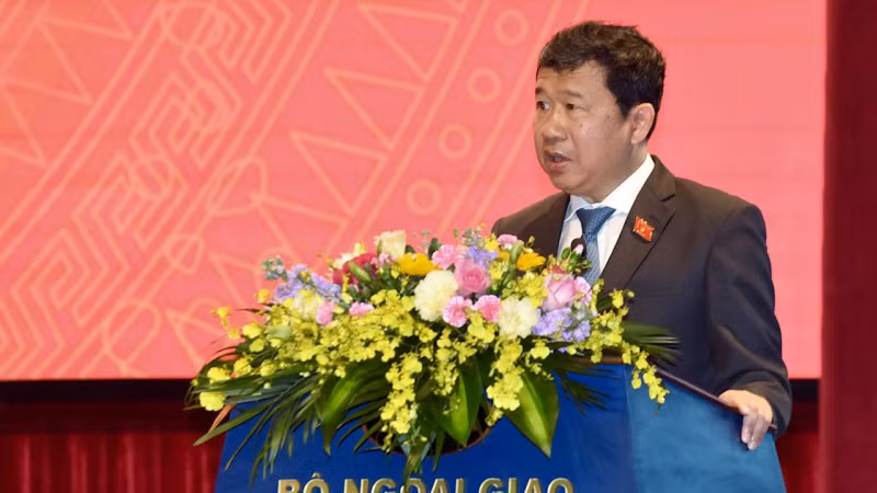 Chủ nhiệm Ủy ban Đối ngoại của Quốc hội Vũ Hải Hà trình bày tham luận. Chủ nhiệm Ủy ban Đối ngoại của Quốc hội Vũ Hải Hà trình bày tham luận.