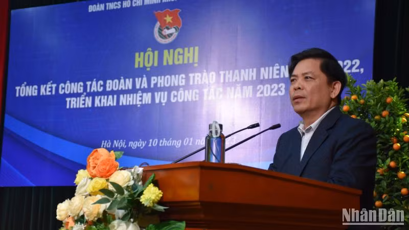 Đồng chí Nguyễn Văn Thể, Ủy viên Trung ương Đảng, Bí thư Đảng ủy Khối các cơ quan Trung ương phát biểu chỉ đạo hội nghị.