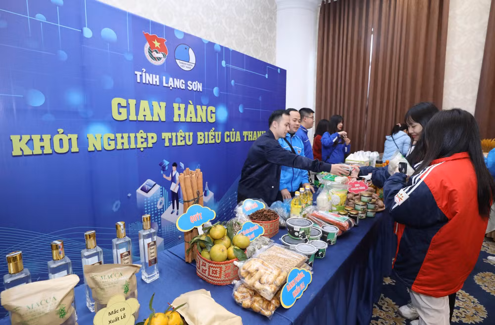 Gian hàng sản phẩm khởi nghiệp tiêu biểu của thanh niên tỉnh Lạng Sơn trưng bày tại Chung kết cuộc thi “Ý tưởng khởi nghiệp”.
