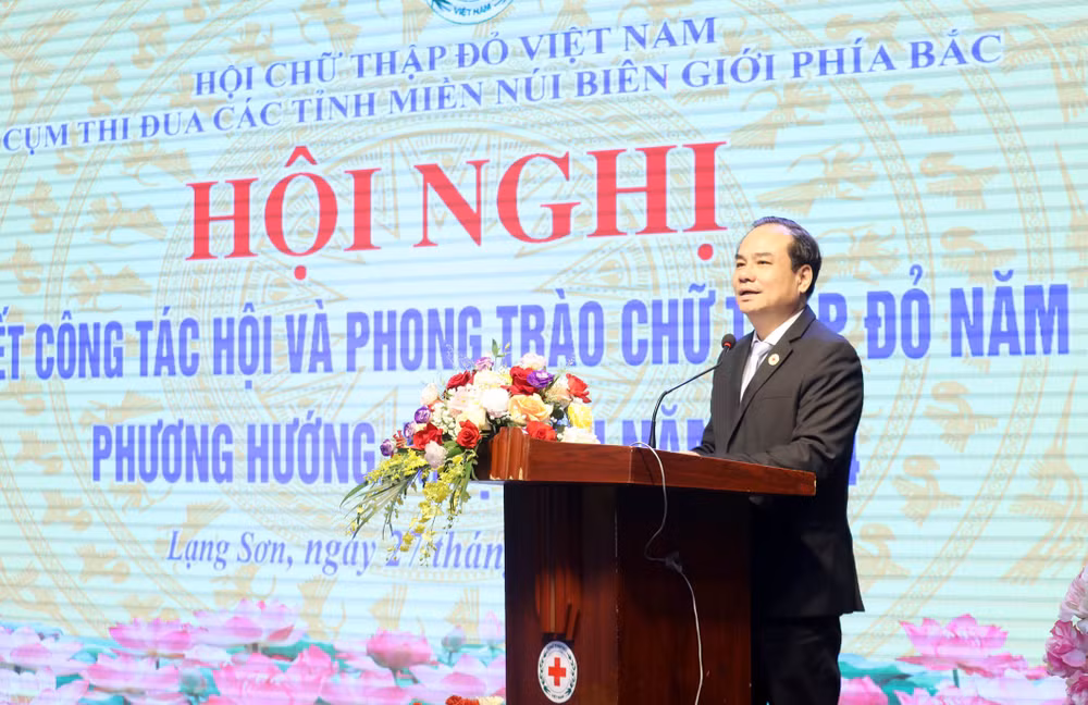 Phó Chủ tịch Hội Chữ thập đỏ Việt Nam Vũ Thanh Lưu phát biểu tại Hội nghị. Phó Chủ tịch Hội Chữ thập đỏ Việt Nam Vũ Thanh Lưu phát biểu tại Hội nghị.