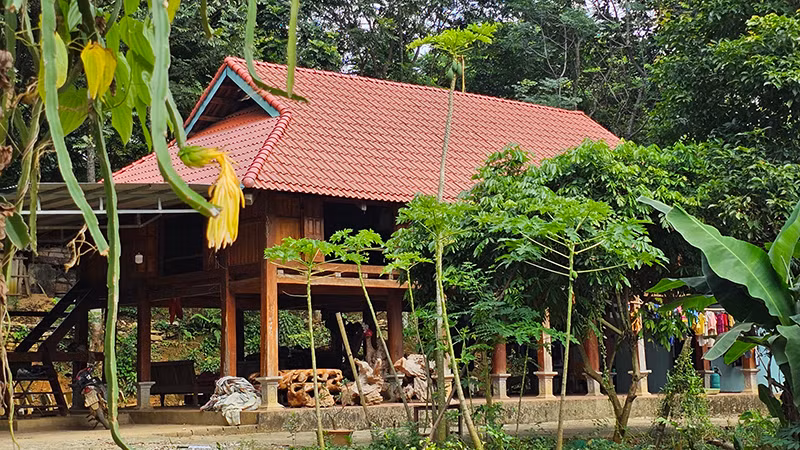 Nét kiến trúc truyền thống trong nông thôn ở huyện Ngọc Lặc.