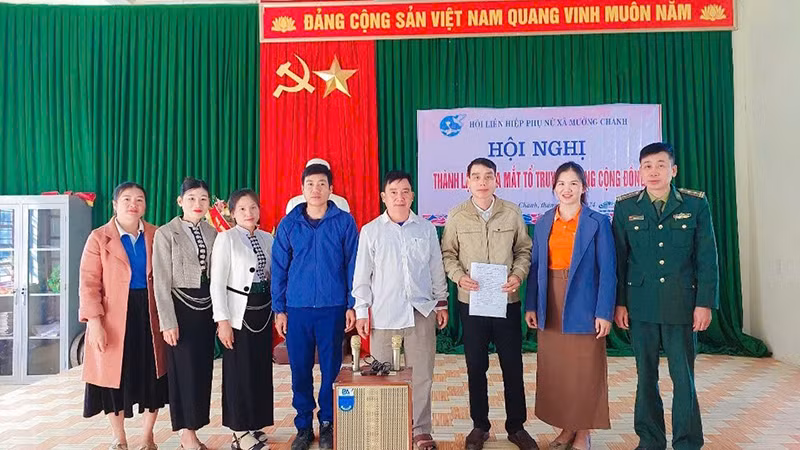 Ra mắt tổ tuyên truyền cộng đồng ở xã Mường Chanh, huyện Mường Lát.