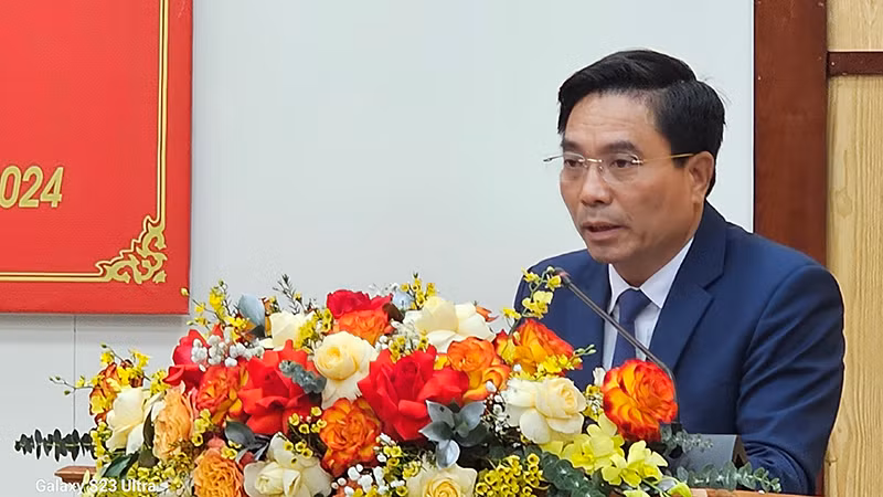 Bí thư Tỉnh ủy Thanh Hóa phát biểu tại hội nghị. Bí thư Tỉnh ủy Thanh Hóa phát biểu tại hội nghị.