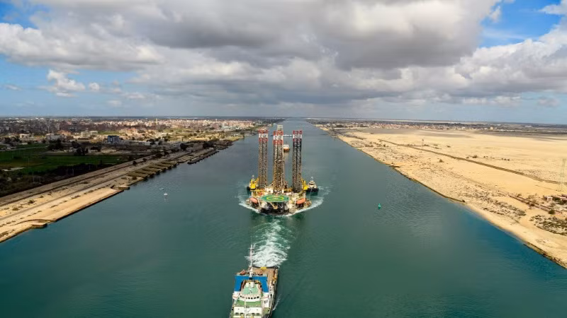 SCA sẵn sàng nối lại hoạt động hàng hải đầy đủ qua kênh đào Suez. (Ảnh VESSELFINDER)