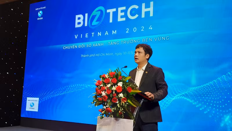 Ông Nguyễn Văn Khoa, Chủ tịch Hiệp hội Phần mềm và Dịch vụ công nghệ thông tin Việt Nam phát biểu tại lễ khai mạc.