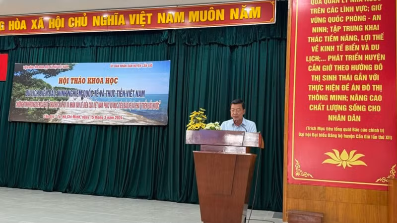 Đại biểu phát biểu tại hội thảo. Đại biểu phát biểu tại hội thảo.