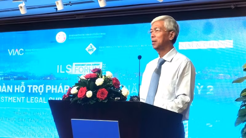 Đồng chí Võ Văn Hoan, Phó Chủ tịch Ủy ban nhân dân Thành phố Hồ Chí Minh phát biểu tại diễn đàn.