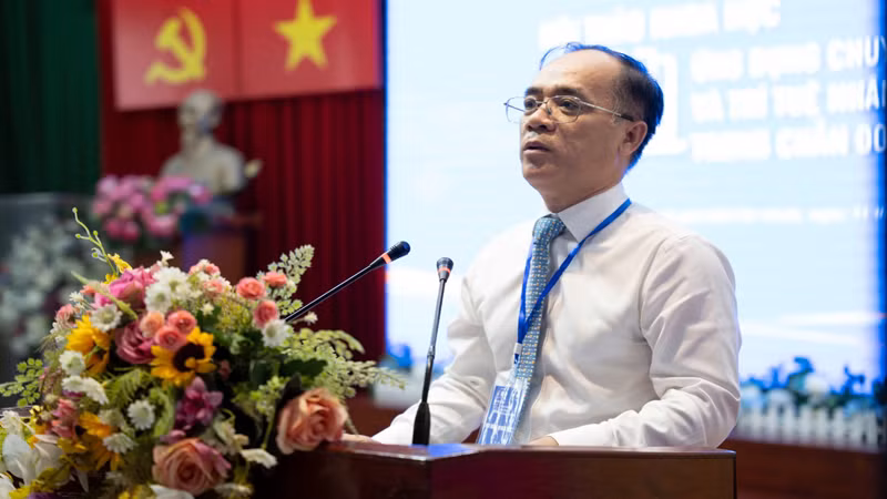 Chuyên gia phát biểu tại hội thảo.