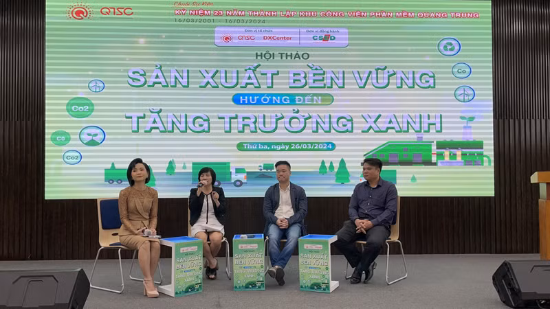 Các đại biểu tham gia tọa đàm.