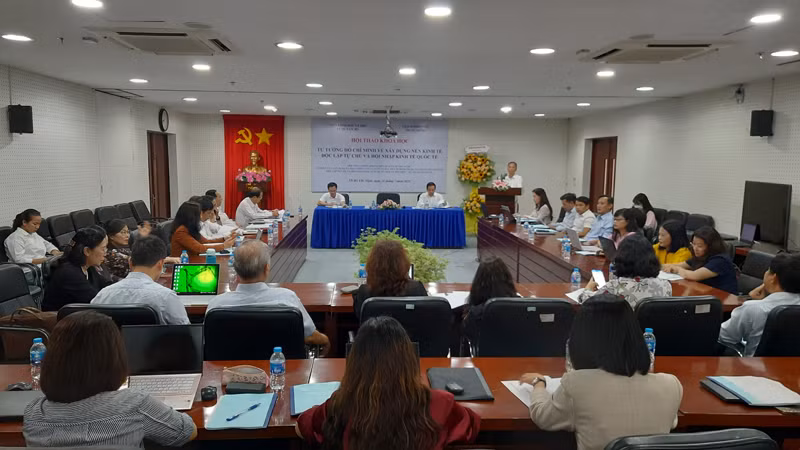 Quang cảnh hội thảo. Quang cảnh hội thảo.