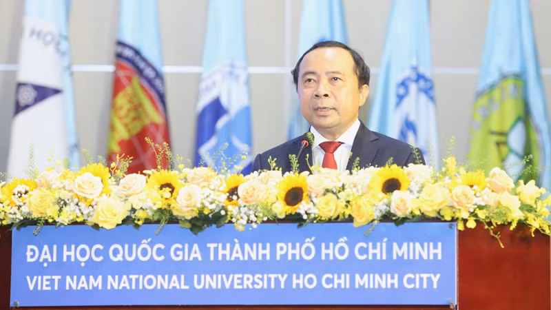 Đồng chí Vũ Hải Quân, Giám đốc Đại học Quốc gia Thành phố Hồ Chí Minh phát biểu tại lễ công bố.