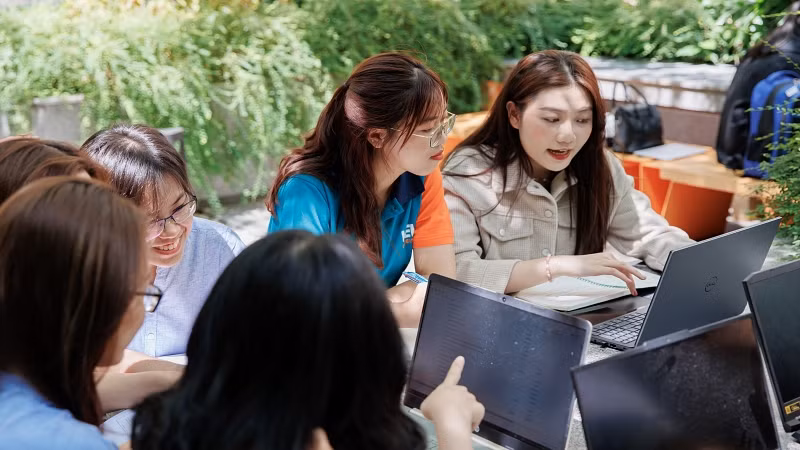 Người học tại UEH được định hướng trở thành những công dân toàn cầu, hành động vì sự phát triển bền vững