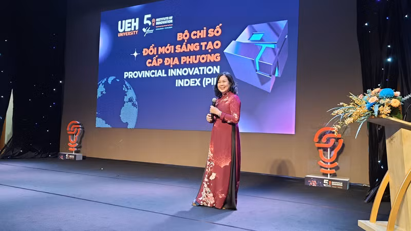 Phó Giáo sư, Tiến sĩ Phan Thị Bích Nguyệt, Viện trưởng Viện Đổi mới sáng tạo Đại học Kinh tế Thành phố Hồ Chí Minh phát biểu tại lễ kỷ niệm.