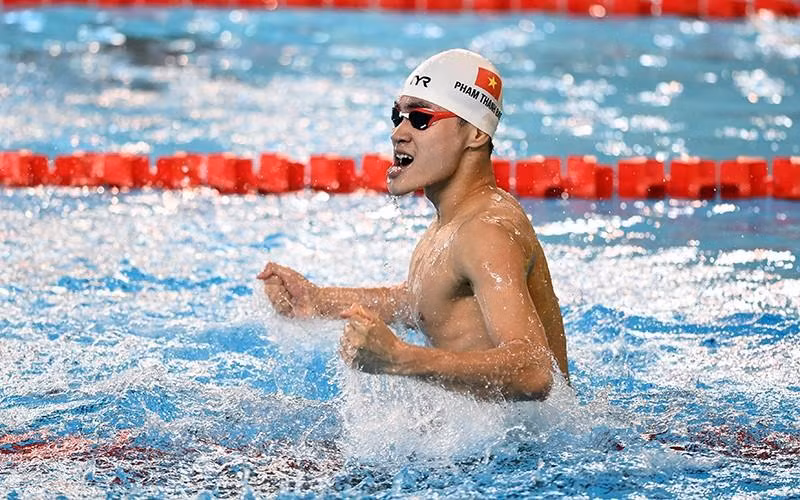 Ảnh minh họa: Vận động viên Phạm Thanh Bảo đoạt Huy chương Vàng và phá kỷ lục SEA Games ở nội dung 100 m bơi ếch với thành tích 1 phút 1 giây 17. (Ảnh: TIẾN TUẤN)