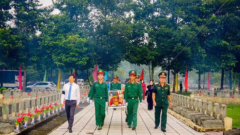 Lãnh đạo tỉnh Tây Ninh dự lễ an táng các liệt sĩ Ngày Thương binh - Liệt sĩ 27/7/2022.