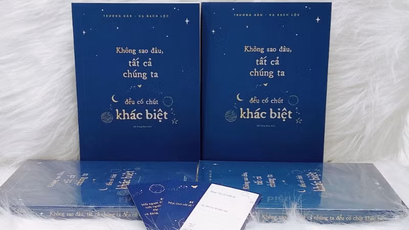 Cuốn sách "Không sao đâu, tất cả chúng ta đều có chút khác biệt" đang thu hút sự quan tâm của bạn đọc.