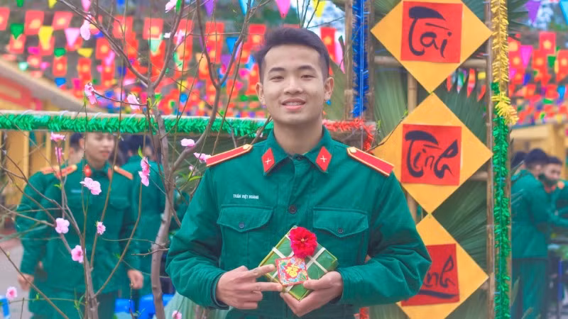 Tác giả Trần Việt Hoàng đang là học viên Trường Sĩ quan Chính trị.