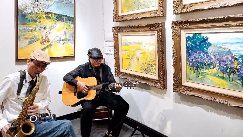 Sự kết hợp giữa âm nhạc và hội họa. Sự kết hợp giữa âm nhạc và hội họa.
