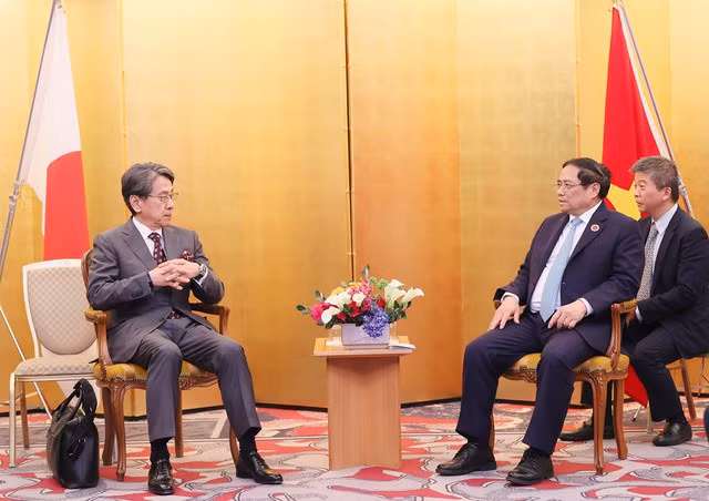 Thủ tướng Phạm Minh Chính tiếp ông Maeda Tadashi, Chủ tịch Hội đồng quản trị Ngân hàng JBIC. (Ảnh: VGP/Nhật Bắc)