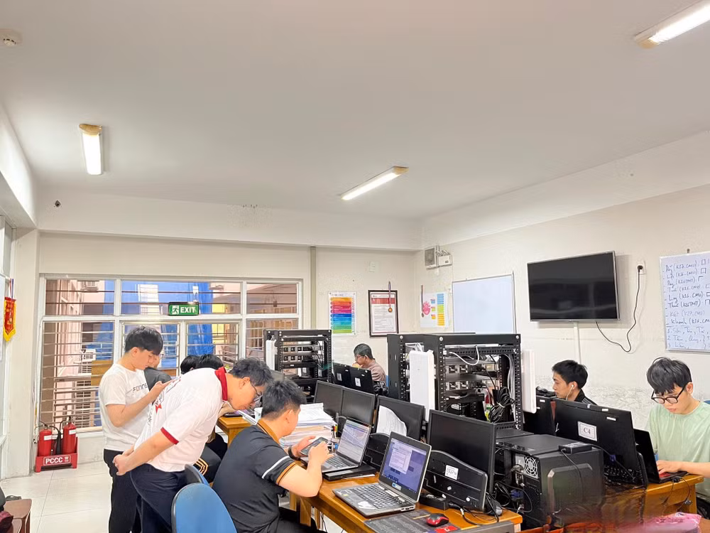 Hoạt động chuẩn bị cho Cuộc thi ISITDTU CTF 2022. Hoạt động chuẩn bị cho Cuộc thi ISITDTU CTF 2022.