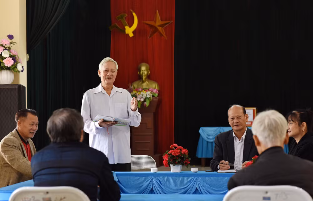 Hơn 50 năm tuổi Đảng, ông luôn tích cực đóng góp các ý kiến, đề xuất kịp thời, chuẩn mực trong xây dựng Đảng, chính quyền, xây dựng nông thôn mới đạt hiệu quả cao trong mỗi kỳ họp Chi bộ số 5, phường Tân Thịnh. Hơn 50 năm tuổi Đảng, ông luôn tích cực đóng góp các ý kiến, đề xuất kịp thời, chuẩn mực trong xây dựng Đảng, chính quyền, xây dựng nông thôn mới đạt hiệu quả cao trong mỗi kỳ họp Chi bộ số 5, phường Tân Thịnh.