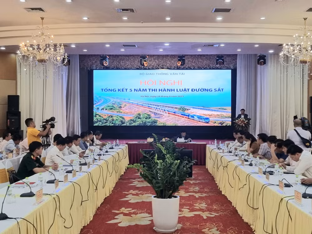 Hội nghị Tổng kết 5 năm thi hành Luật Đường sắt.