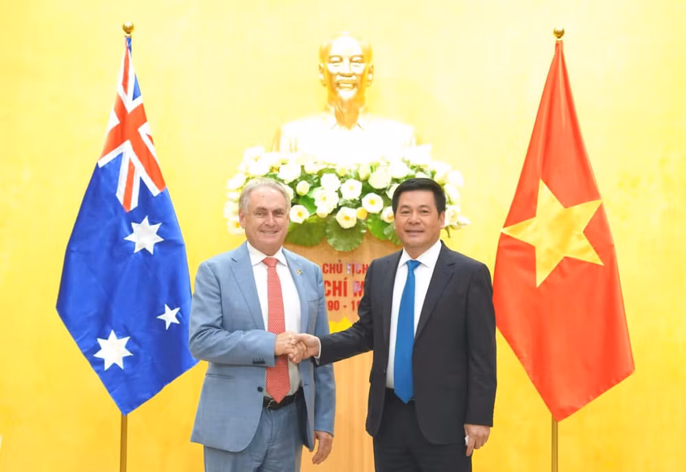 Bộ trưởng Công thương Nguyễn Hồng Diên và Bộ trưởng Thương mại và Du lịch Australia Hon Don Farrell.