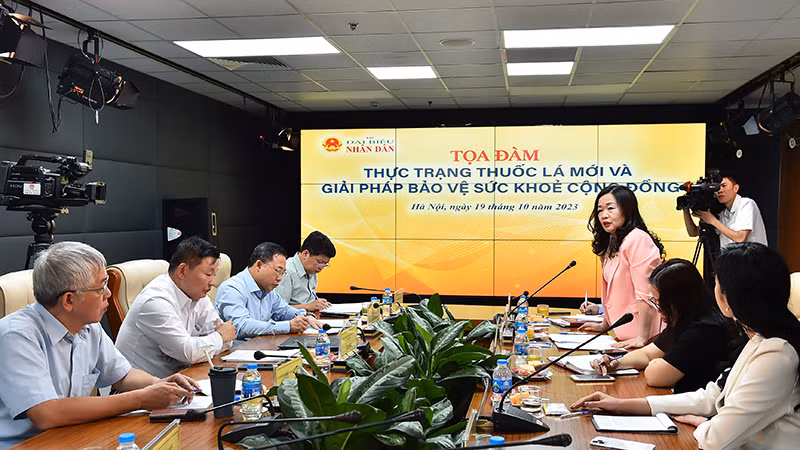 Quang cảnh tọa đàm. (Ảnh: Trần Hiệp) Quang cảnh tọa đàm. (Ảnh: Trần Hiệp)