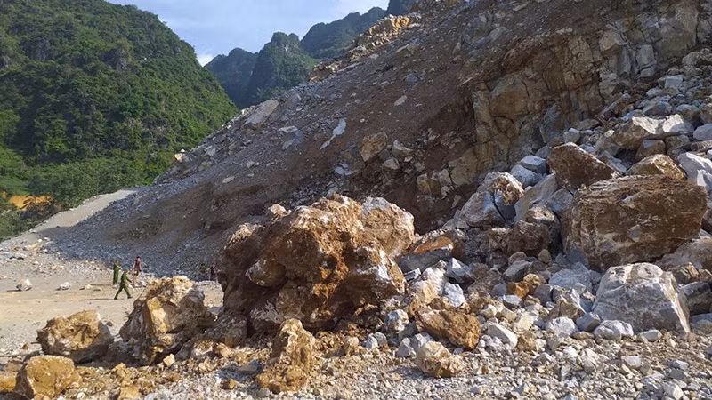 Hiện trường vụ sạt lở mỏ đá Pắc Luốc, thị trấn Yên Minh, huyện Yên Minh, ngày 3/6/2022 làm 2 người tử vong. (Ảnh: Khánh Toàn)