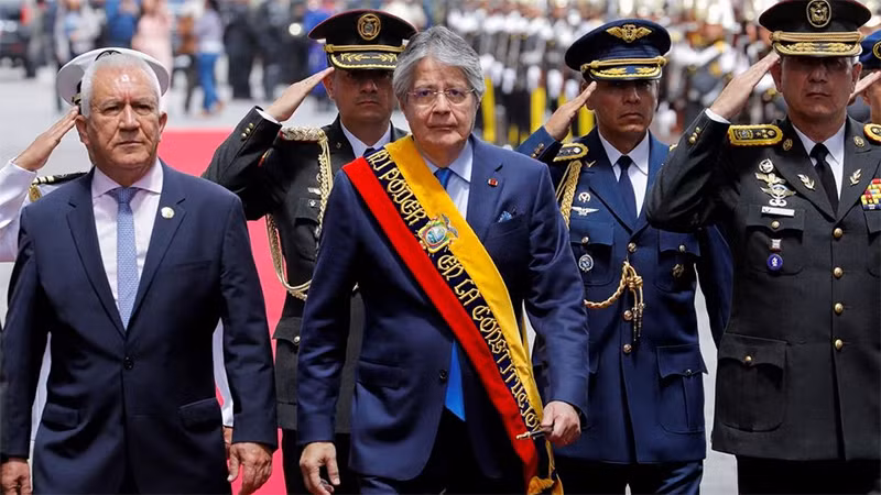 Tổng thống Ecuador Guillermo Lasso chuẩn bị có bài phát biểu trước cả nước, ngày 24/5/2023. (Ảnh: Reuters)