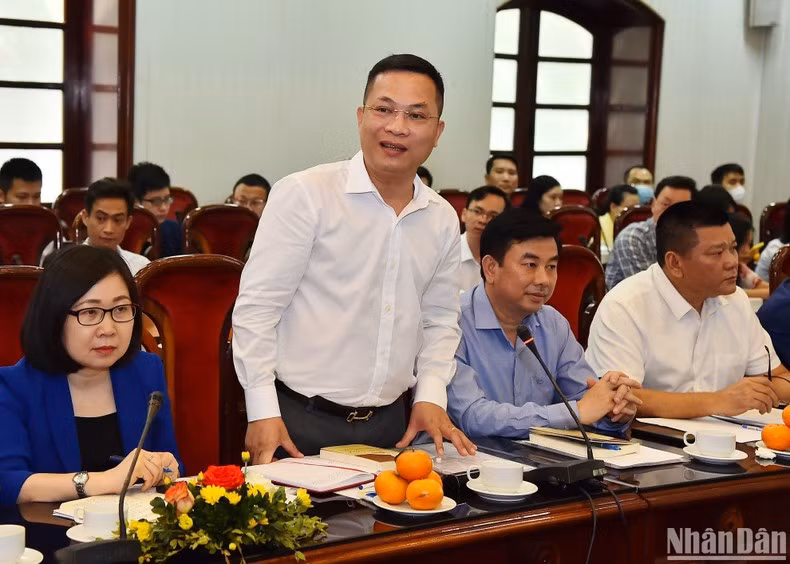 Tổng Giám đốc Cổng Thông tin điện tử Chính phủ Nguyễn Hồng Sâm phát biểu tại buổi lễ. Tổng Giám đốc Cổng Thông tin điện tử Chính phủ Nguyễn Hồng Sâm phát biểu tại buổi lễ.