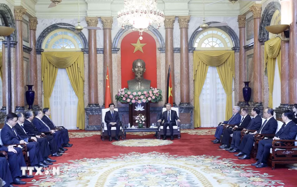 Quang cảnh buổi tiếp. Quang cảnh buổi tiếp.