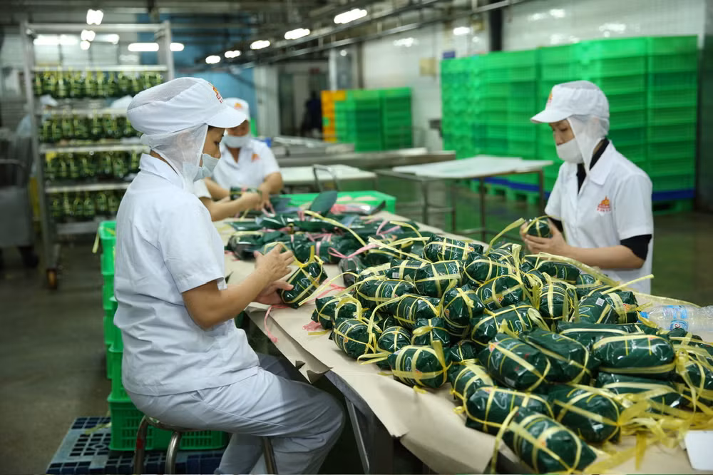 VISSAN luôn tập trung nghiên cứu cải tiến sản phẩm để phù hợp với khẩu vị vùng miền, thị hiếu và văn hóa tiêu dùng... nhưng không làm giảm chất lượng sản phẩm. (Ảnh: SATRA) VISSAN luôn tập trung nghiên cứu cải tiến sản phẩm để phù hợp với khẩu vị vùng miền, thị hiếu và văn hóa tiêu dùng... nhưng không làm giảm chất lượng sản phẩm. (Ảnh: SATRA)