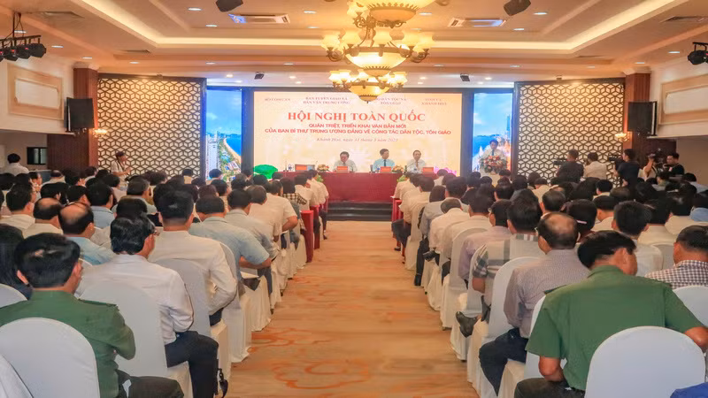 Quang cảnh hội nghị. (Ảnh: PHONG NGUYÊN) 