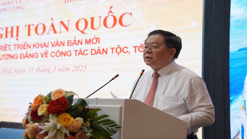 Đồng chí Nguyễn Trọng Nghĩa phát biểu chỉ đạo tại hội nghị. (Ảnh: NGỌC HÒA) Đồng chí Nguyễn Trọng Nghĩa phát biểu chỉ đạo tại hội nghị. (Ảnh: NGỌC HÒA)