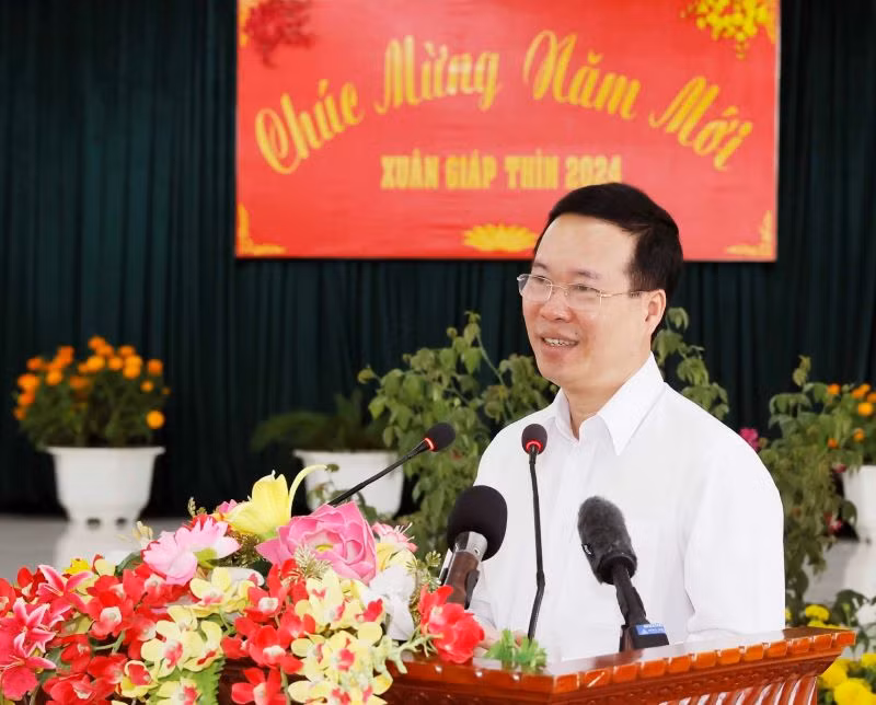 Chủ tịch nước Võ Văn Thưởng phát biểu chúc Tết, động viên cán bộ, chiến sĩ Trung đoàn 152, Quân khu 9. Chủ tịch nước Võ Văn Thưởng phát biểu chúc Tết, động viên cán bộ, chiến sĩ Trung đoàn 152, Quân khu 9.